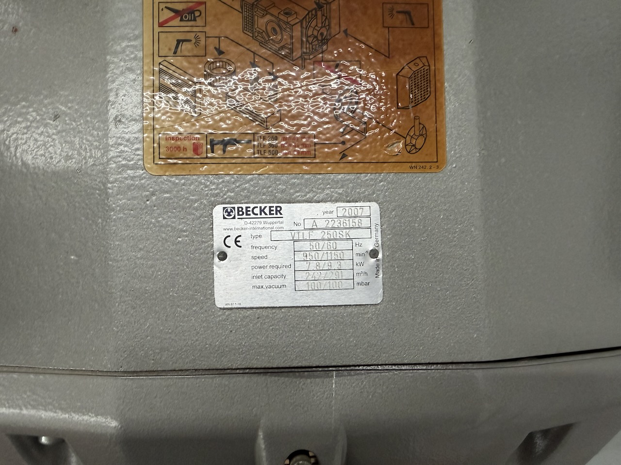 Becker VTLF 250SK nameplate — 291 m³/h, 100 mbar