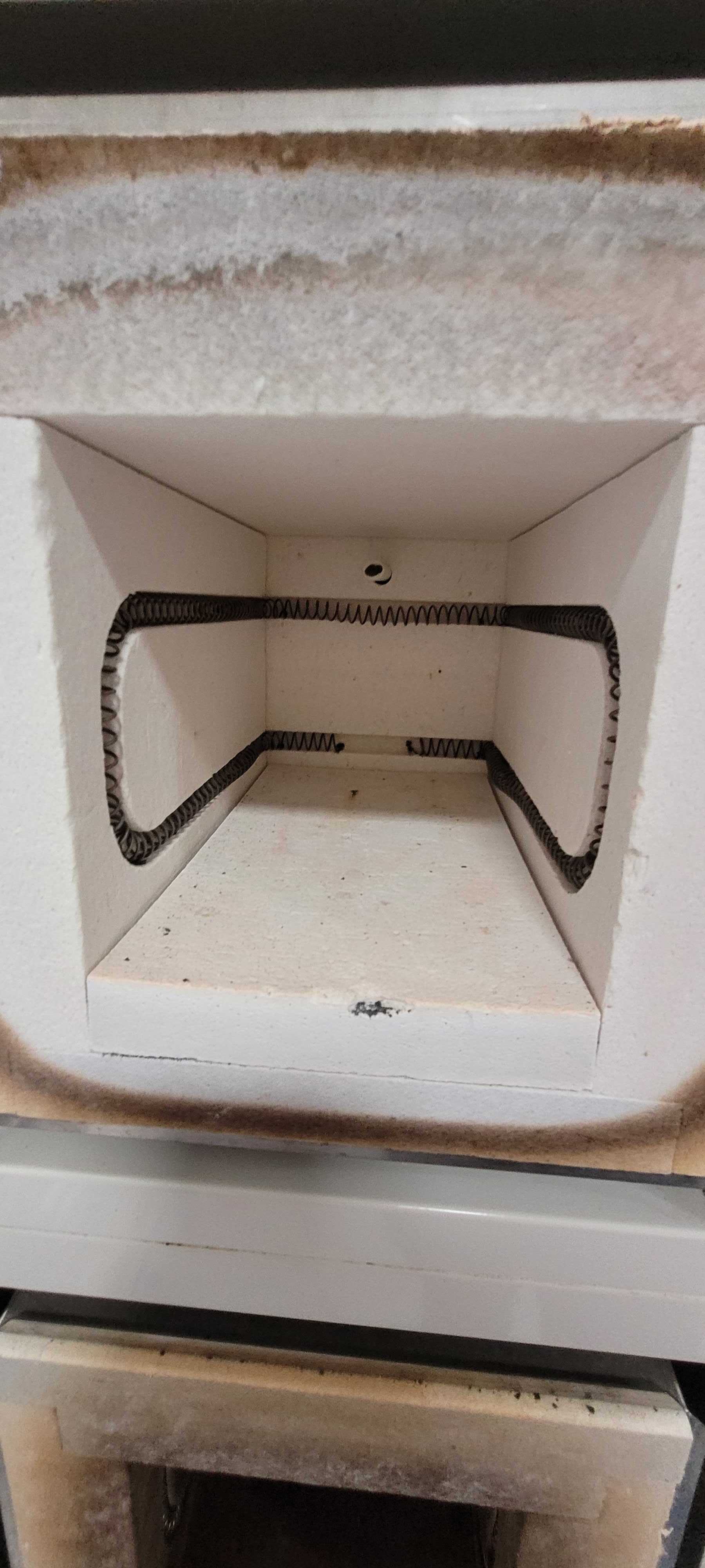 Hot Shot HS-360D chamber interior with heating elements